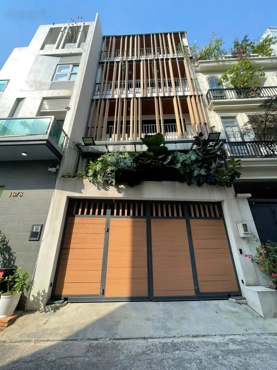Bán nhà Đẹp khu Compound Phường An Khánh, Quận 2, 5 Tầng 90m2 Giá 26 Tỷ thương lượng