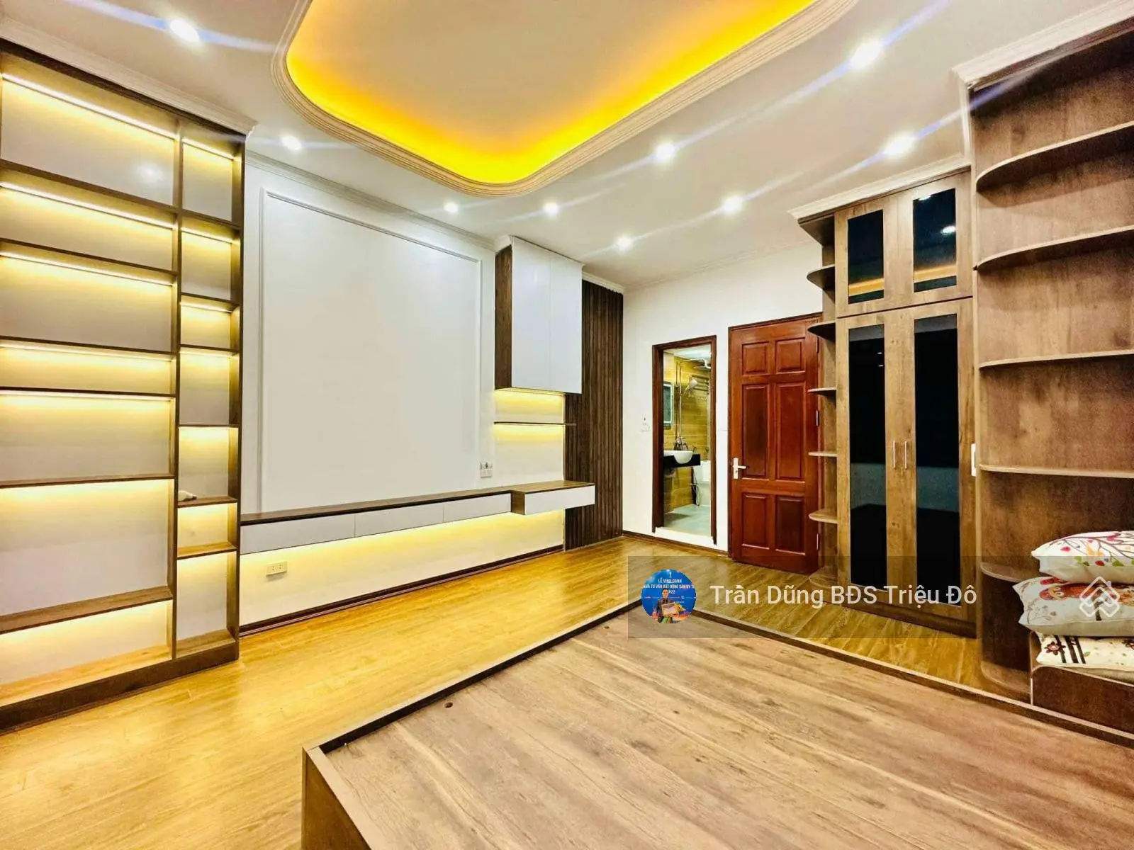 Vẻ đẹp khó cưỡng - Nhà đẹp Phố Hào Nam gần Ga Cát Linh 35m/6Tầng/MT 4.2m - 6.8 tỷ, sổ vuông
