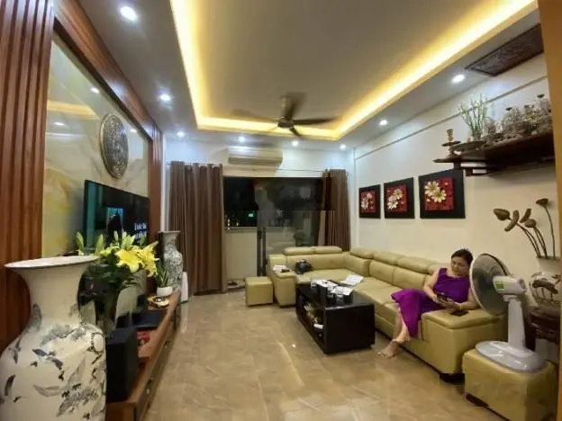 Chính Chủ Bán CH Mễ Trì Hạ 74m 2PN 2VS Full NT Đẹp SĐCC Giá Hơn 4 tỷ: O971O85
