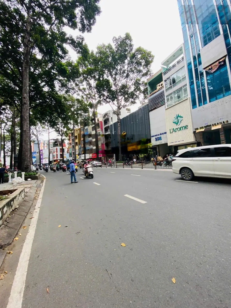 Bán nhà mặt tiền Đường Âu Cơ Quận Tân Bình DT: 8 x 30m vuông vức, ngay khu bàu cát