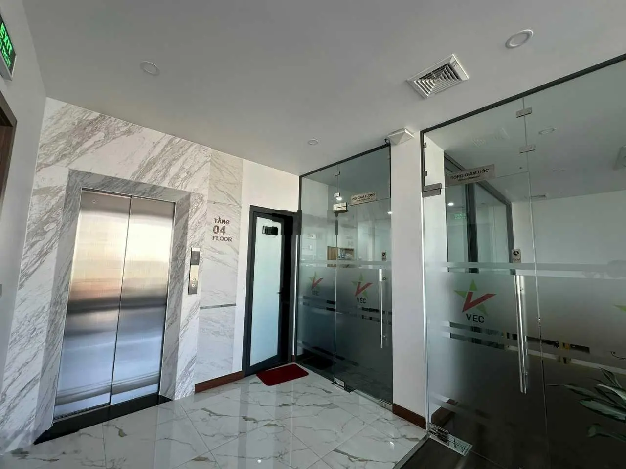 Bán tòa nhà MT Phạm Văn Bạch P. 15 Quận Tân Bình HĐ thuê: 360 triệu