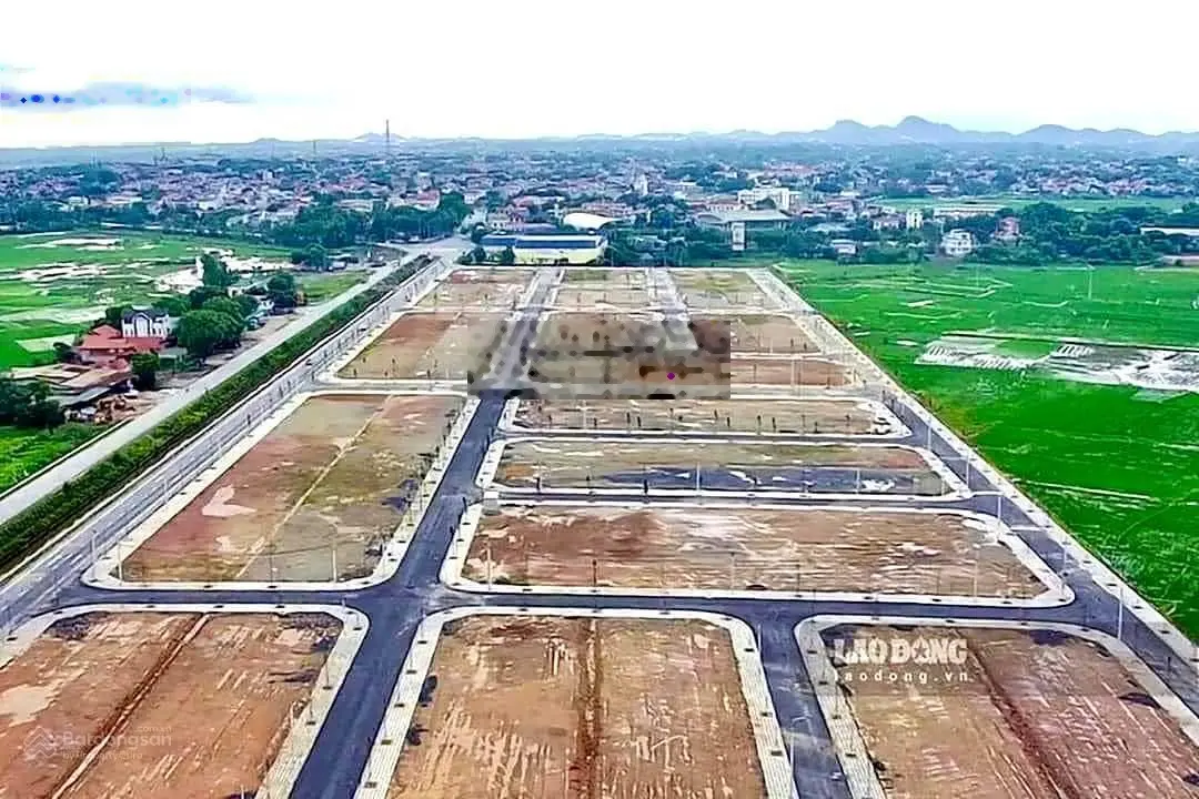 Bán ô đất lk8-16 sát ô góc đồng và bác thị trấn Lâm Thao Phú Thọ chính chủ . Diện tích 100m2 .