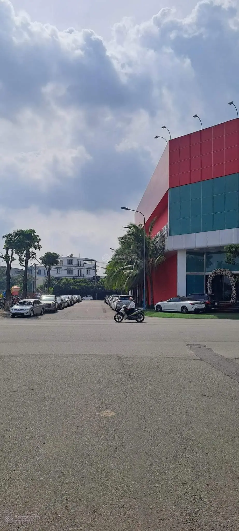 Bán gấp lô đất trung tâm hành chính TP Dĩ An, Bình Dương. Giá cực rẻ