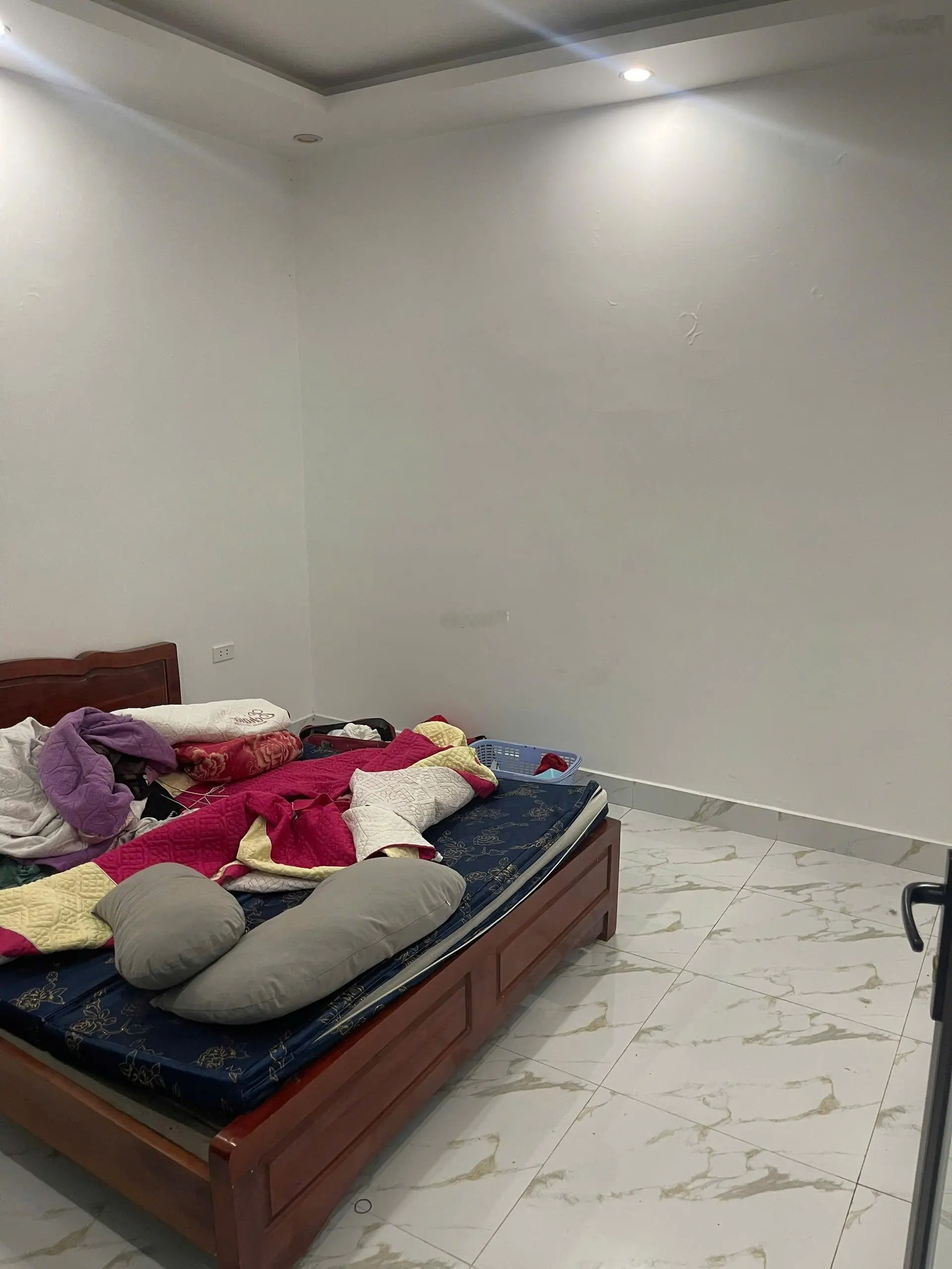 HÀNG NÓNG! Bán nhà 4 tầng xây mới độc lập phố Trung Hành