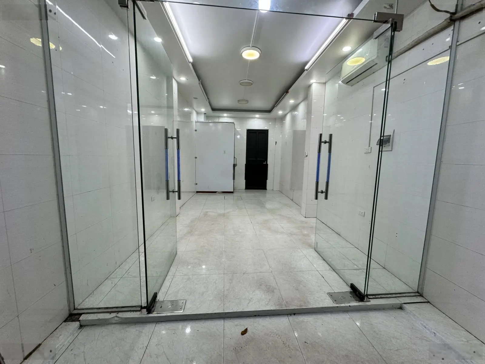 Bán nhà kinh doanh mặt ngõ Văn Chương - Đống Đa, nhà 2 mặt ngõ, 2 mặt tiền cực hiếm, nhà 5t dt 43m2