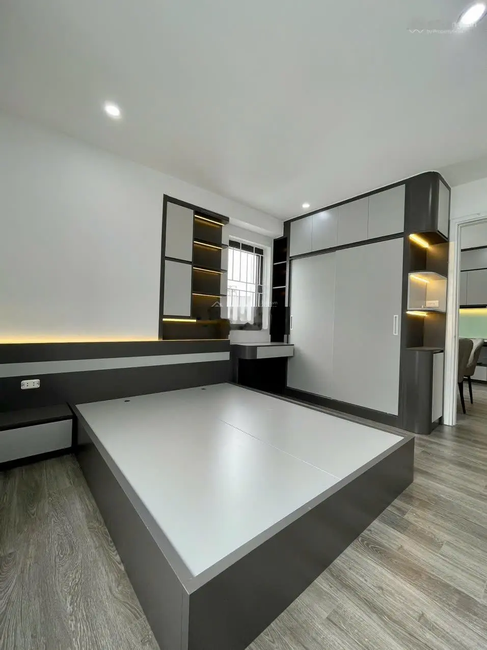 Chính chủ bán căn 3 ngủ, 2 WC toà B1, B2 HUD2 Linh Đàm, nhà đã sắm đầy đủ nội thất mới 100%