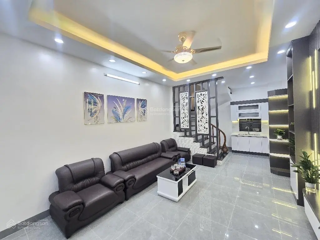 Nhà đẹp lung linh, xây mới full nội thất, diện tích 42m2 x 4 tầng, trung tâm Ngũ Hiệp, Thanh Trì