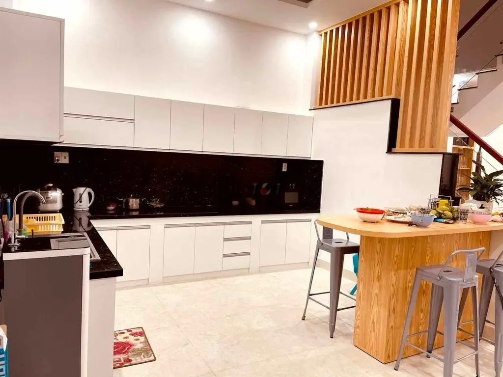 BÁN NHÀ ĐẸP, MẶT TIỀN 4 TẦNG, NGANG 6M, ĐƯỜNG PHẠM THẾ HIỂN, QUẬN 8