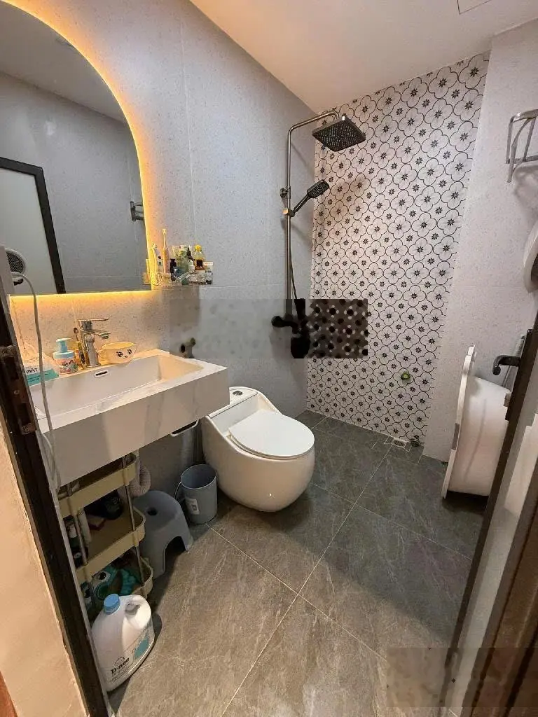 Nhà đẹp phố đàm quang trung long biên hà nội 2 thoáng vị trí đẹp.