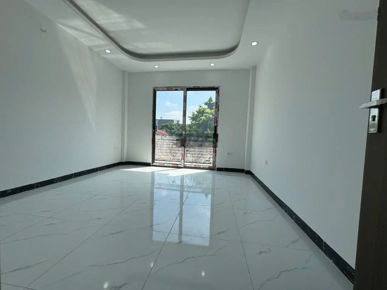 Bán nhà 50m2x3T, mặt kinh doanh, Oto tránh, 10 phút ra Penika