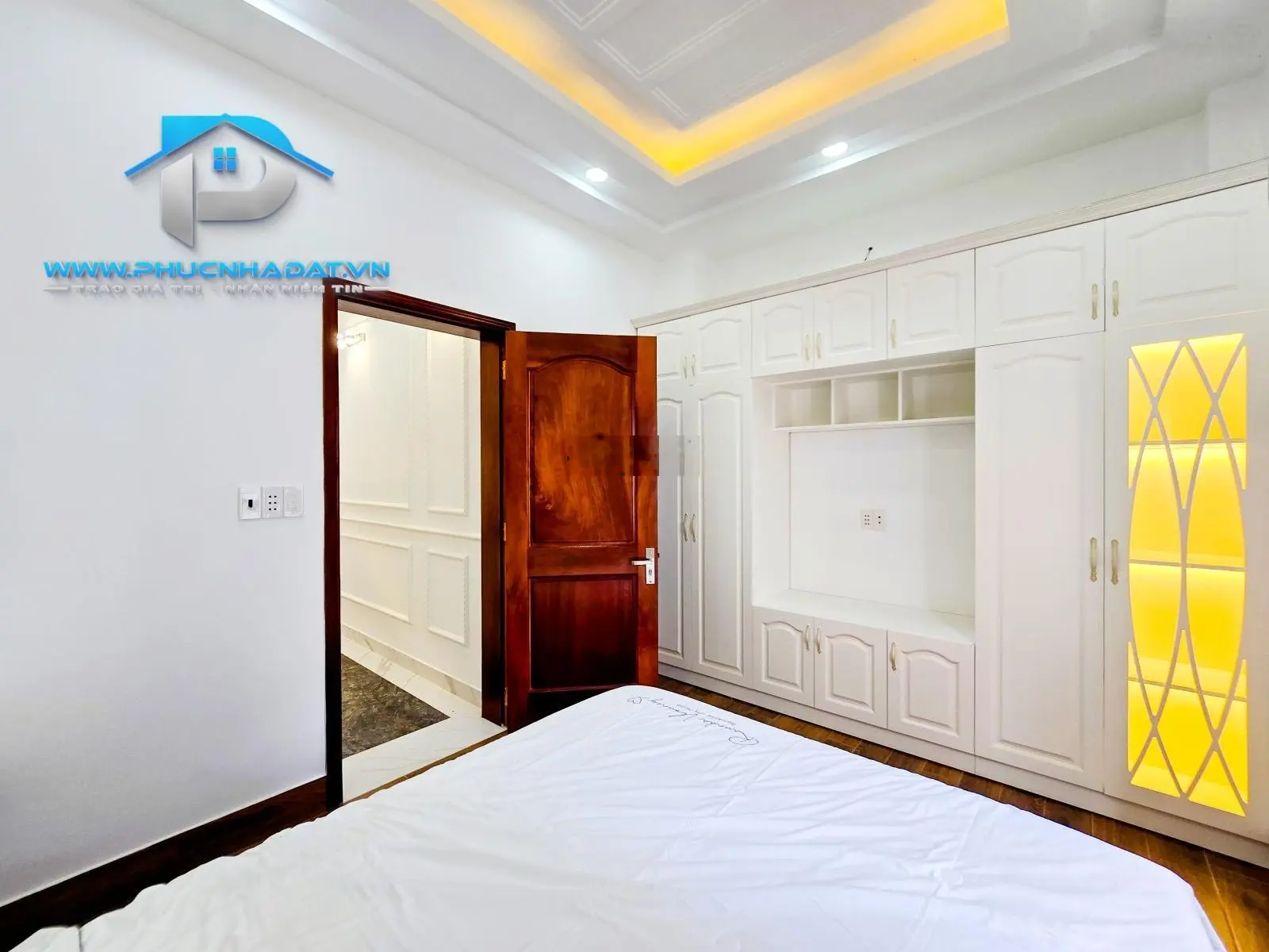 Bán nhà phố hiện đại xe hơi để trong nhà khu dân cư The Sun Residence Nhà Bè - 6.4 tỷ, 4x13m