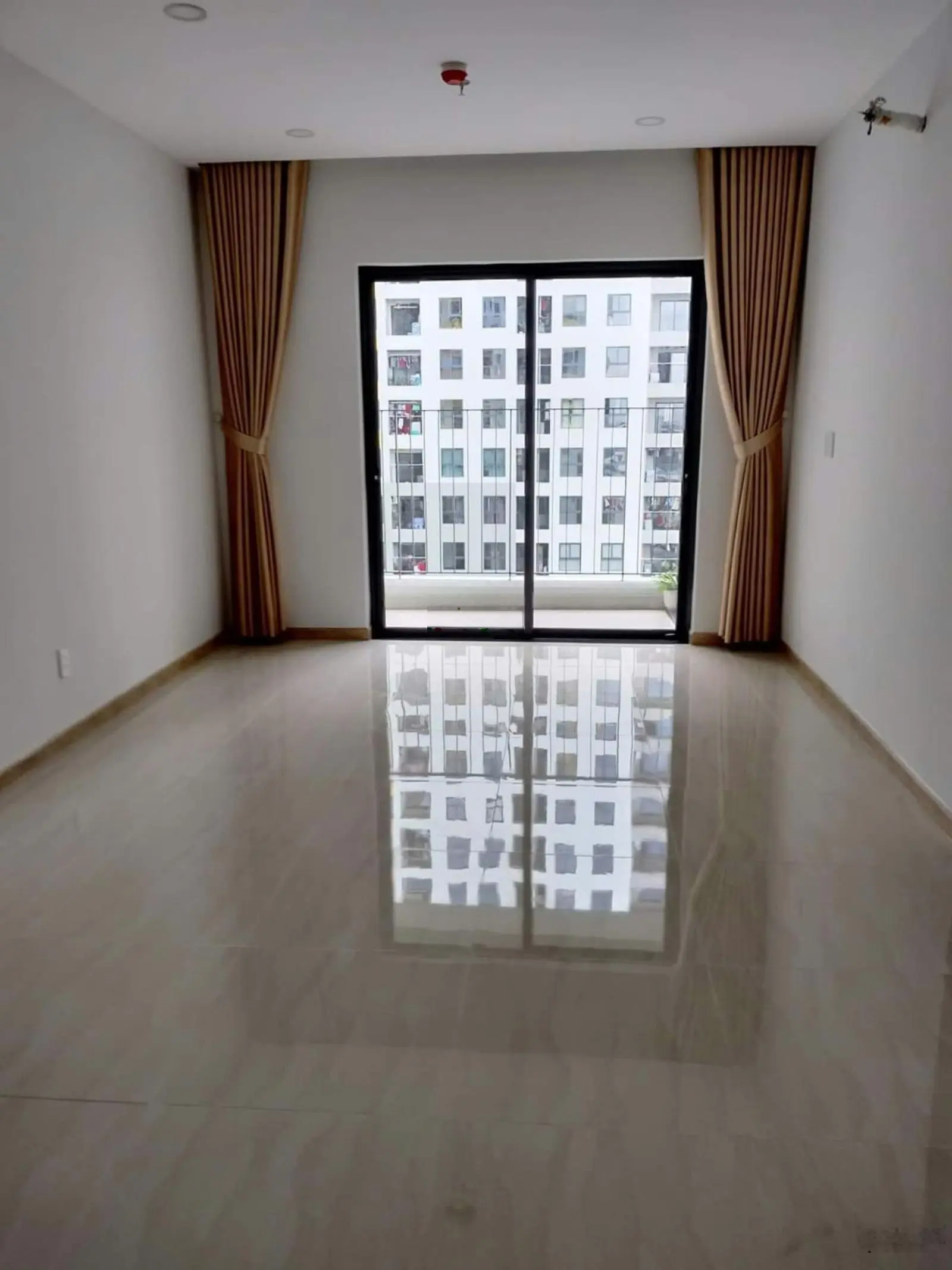 BÁN CĂN HỘ 2PN2WC TẠI BCONS GARDEN, CHỈ VỚI 1,45 TỶ VND, 57M2, Tầng trung đẹp. trọn thuế phí