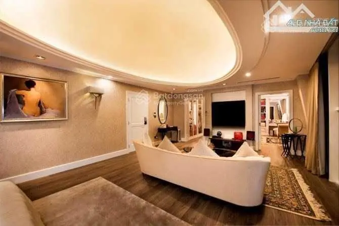 Bán gấp penthouse Hoàng Thành Tower quận Hai Bà Trưng: 460m2, 3 tầng, th/máy, siêu đẹp. 100 tỷ TL