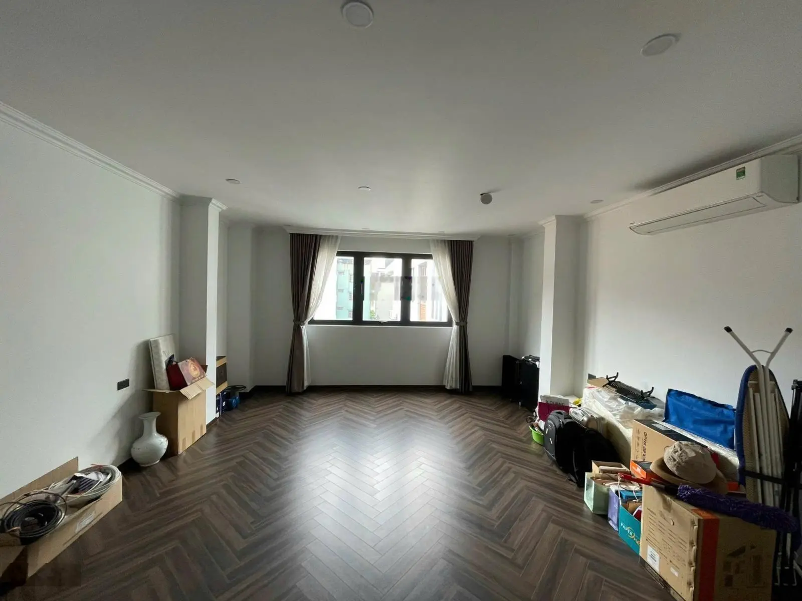 Chính chủ gửi bán căn nhà phố tại Nguyễn Sơn chuẩn ảnh xách valy về ở luôn giá chỉ nhỉnh 30 tỷ