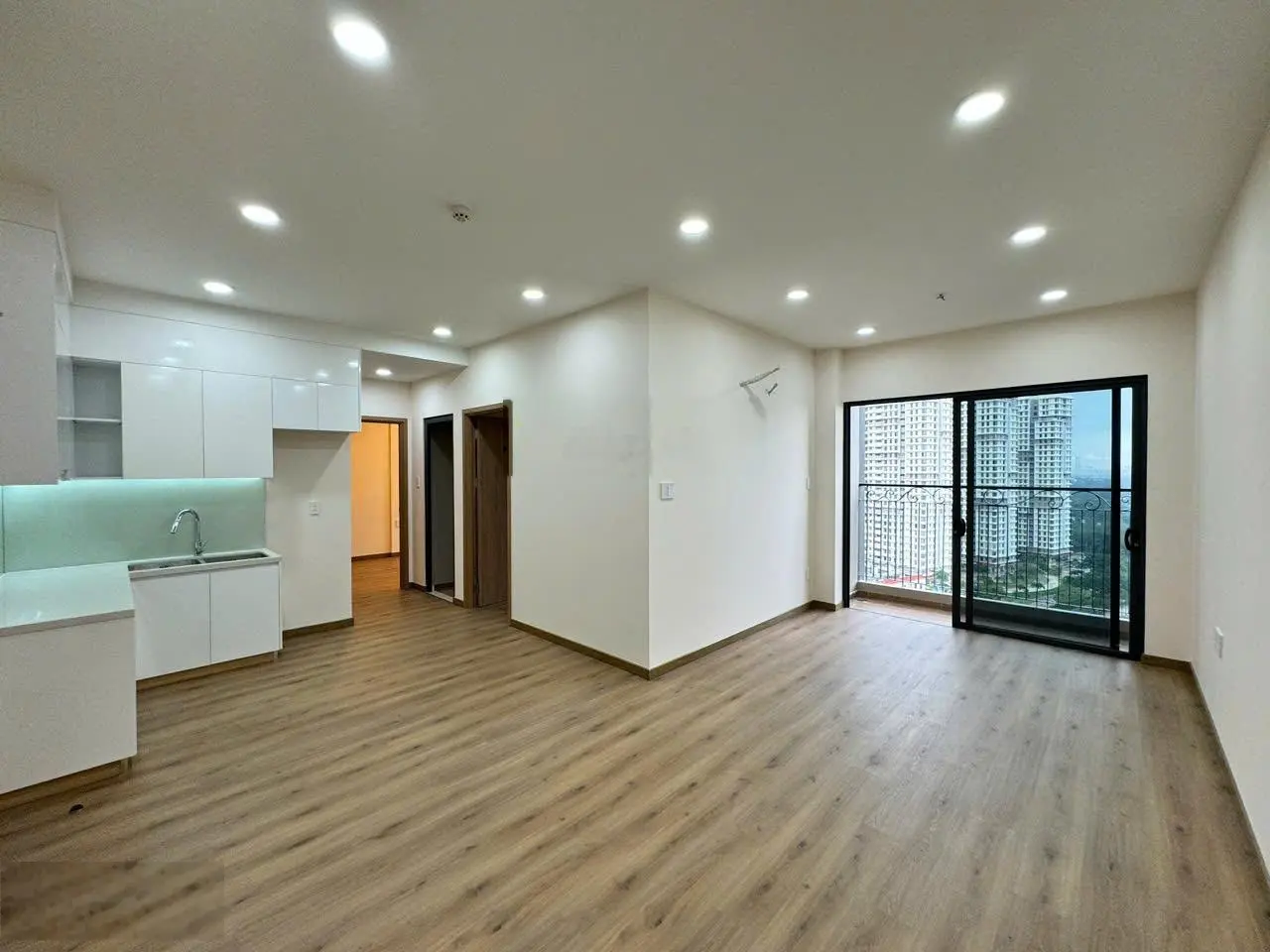 Cần bán gấp Viva Plaza mặt tiền Nguyễn Lương Bằng, 56m2 giá 2tỷ5