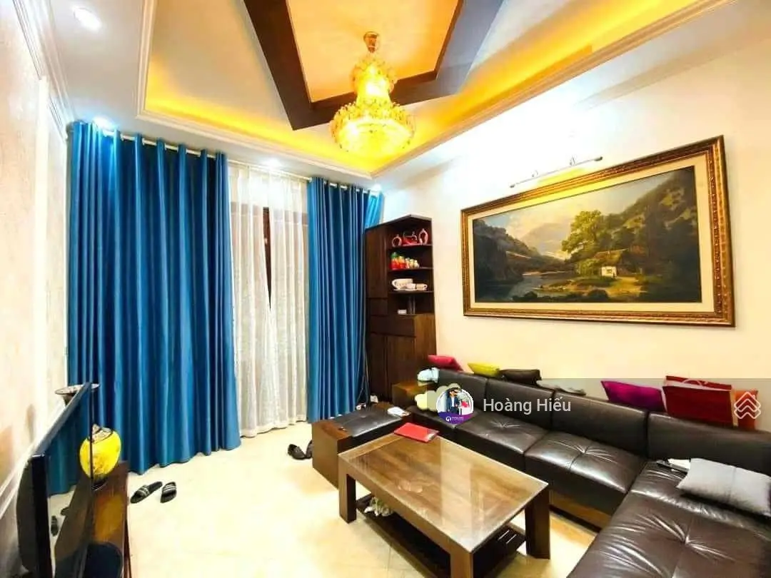 Đẹp nhất Cầu Giấy! 10m ra ôtô, ngõ to, 3 thoáng, gần phố, tặng toàn bộ nội thất mới xịn, 40m2, 5T