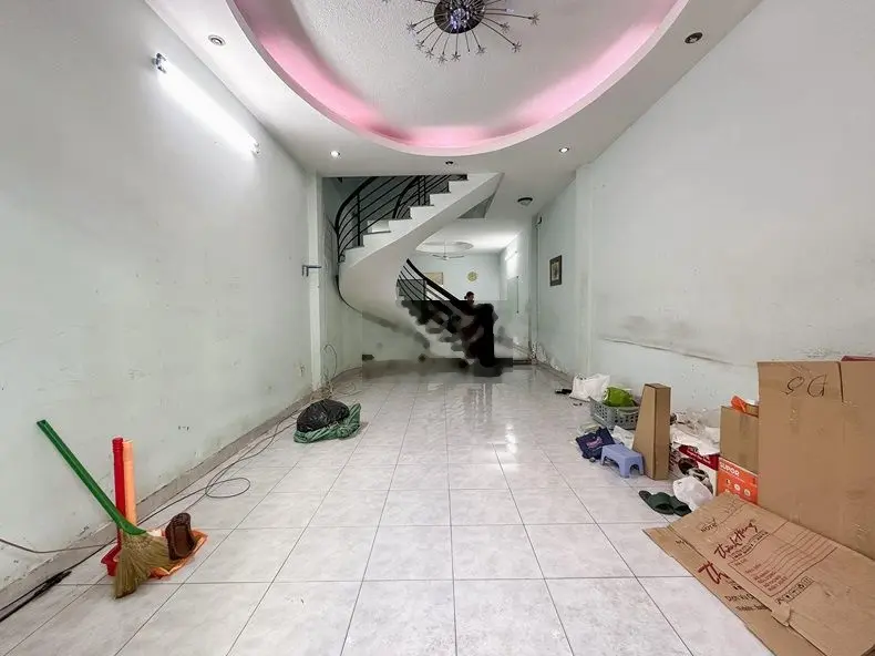 Bán nhà đường CMT8, P15, Quận 10, 73m2, 4 tầng, nở hậu L, chỉ