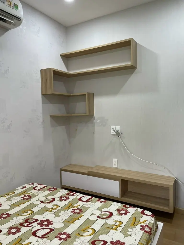 Bán căn hộ bên 312 Lạc Long Quân, diện tích 64m2, 2 phòng giá 2.550 tỉ