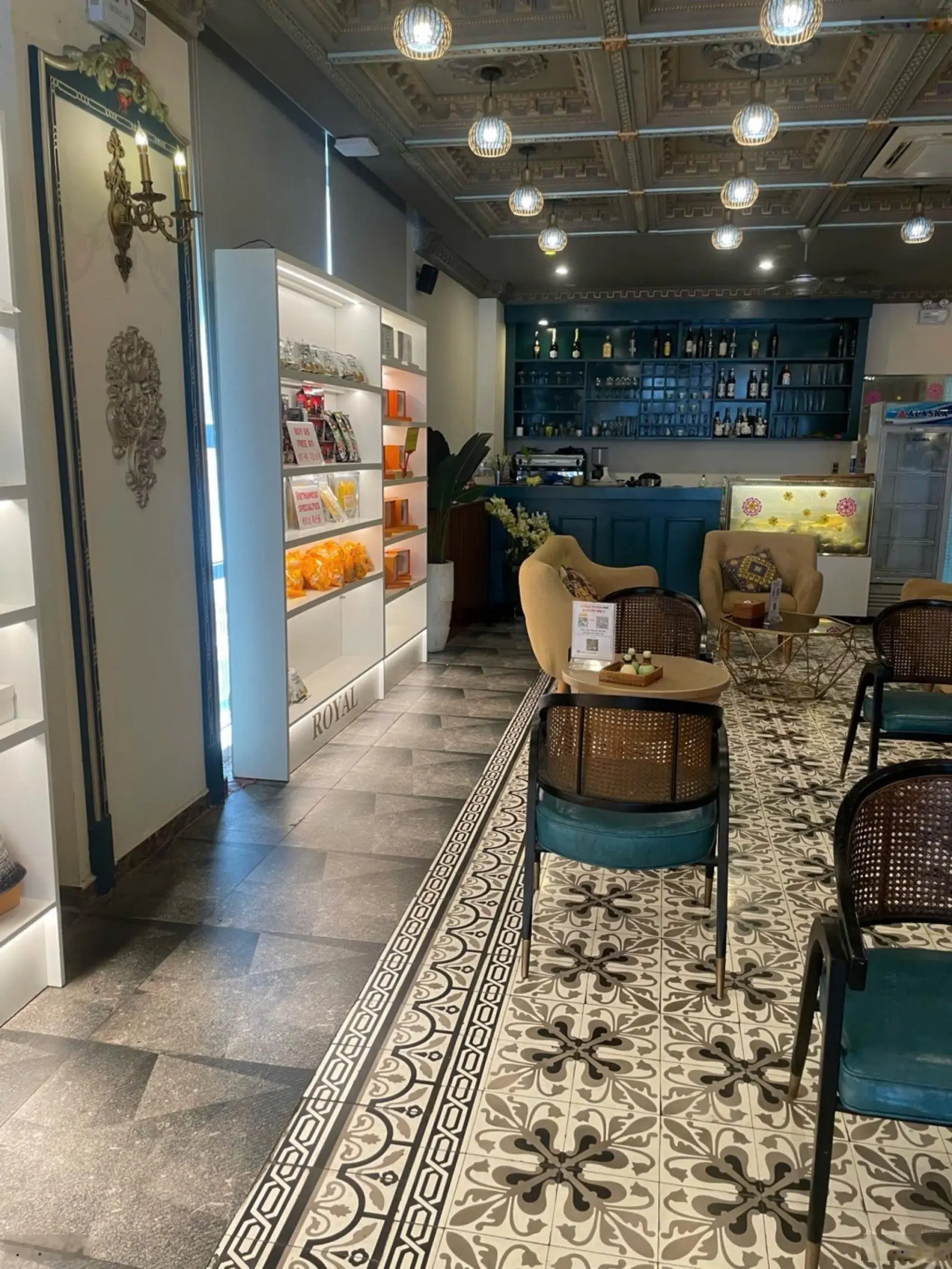 Bán tòa khách sạn mặt tiền Nguyễn Văn Thoại, DT 239m2, gồm 8 tầng nhìn ra biển Mỹ Khê, giá 65 tỷ TL