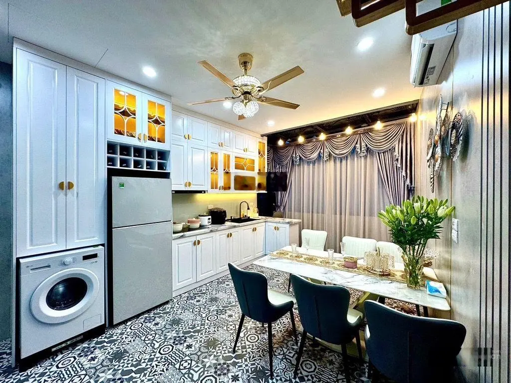 Bán nhà - phương mai - nhà đẹp - ở ngay - thang máy - full nội thất xịn xò - 35m- 4 tầng - 8.65 tỷ
