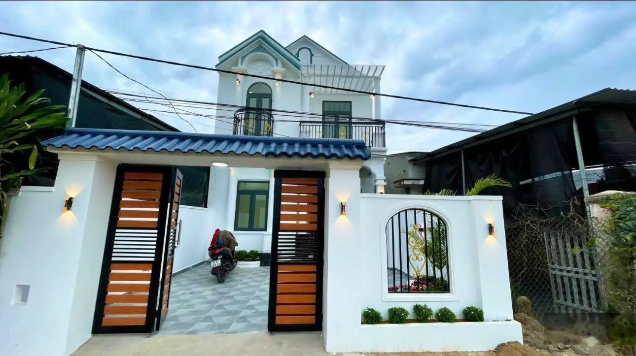 2 tỷ, nhà mới 2 tầng mái thái, 105m2 ô tô vivu Diên Sơn, Diên Khánh, Khánh Hoà