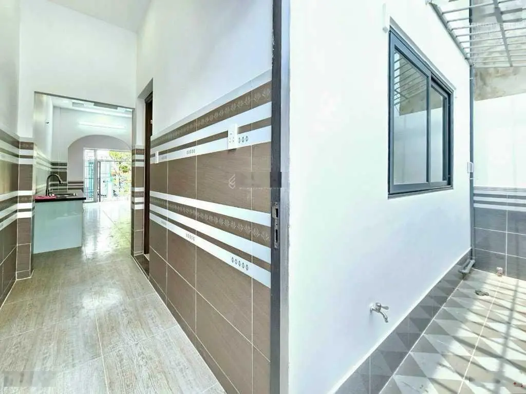 14 tỷ - 3 tầng - DT CN 171m2 - ngang 11m - ô tô vào nhà - cách Lâm Văn Bền 200m - Tân Kiểng, Q7