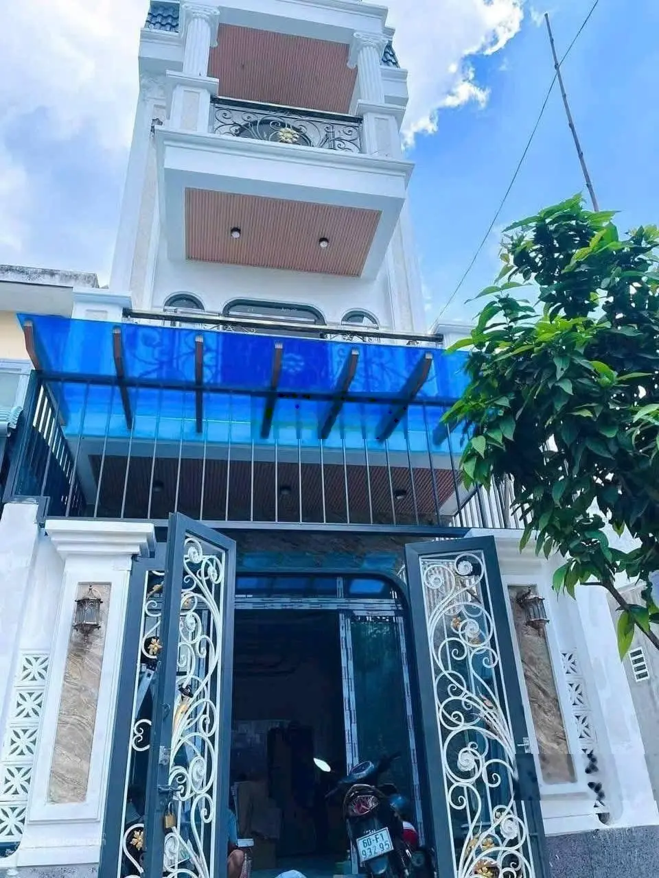 Chủ gửi nhà 1 trệt 2 lầu đối diện Vinhomes Q9 DT 52m2 SHR nằm đường Nguyễn Xiển hiện đang cho thuê