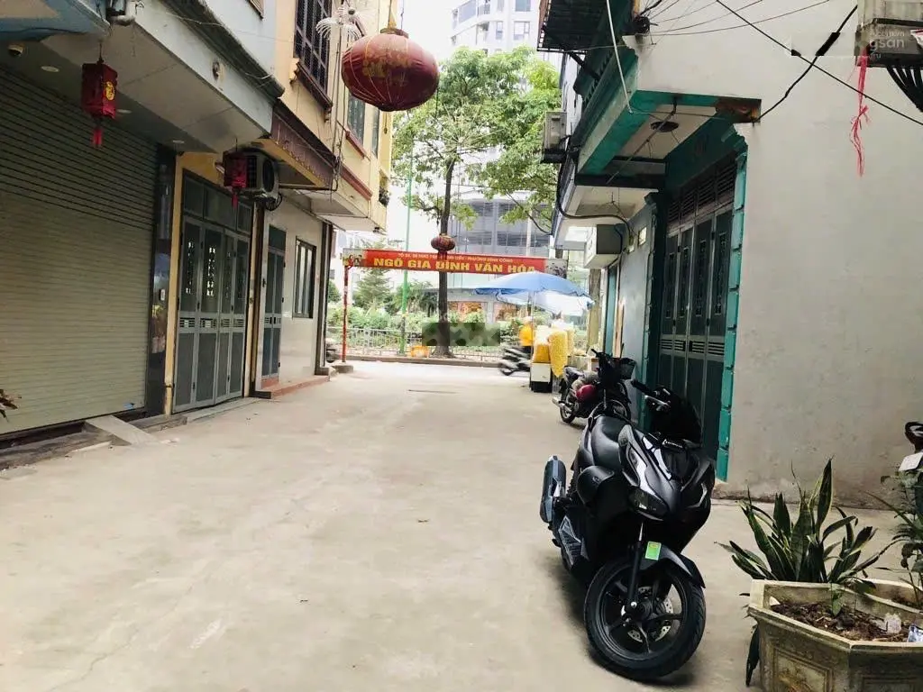 Bán nhà mặt ngõ trịnh đình cửu 15m ra phố ôtô vào nhà kinhdoanh đẹp 45m x 5 tầng mt3.8m nhỉnh 11 tỷ