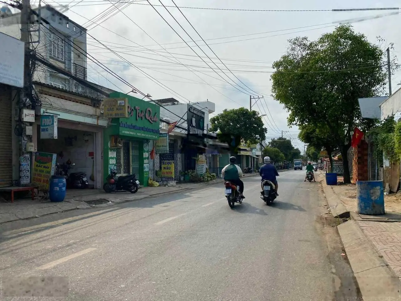 MT Nguyễn Xiển, ngay ngã 3 Lò Lu, DT 20m*30m=600m2. ODT 400m2, Xd 1 trệt 2 lầu, Giá 30 tỷ TL