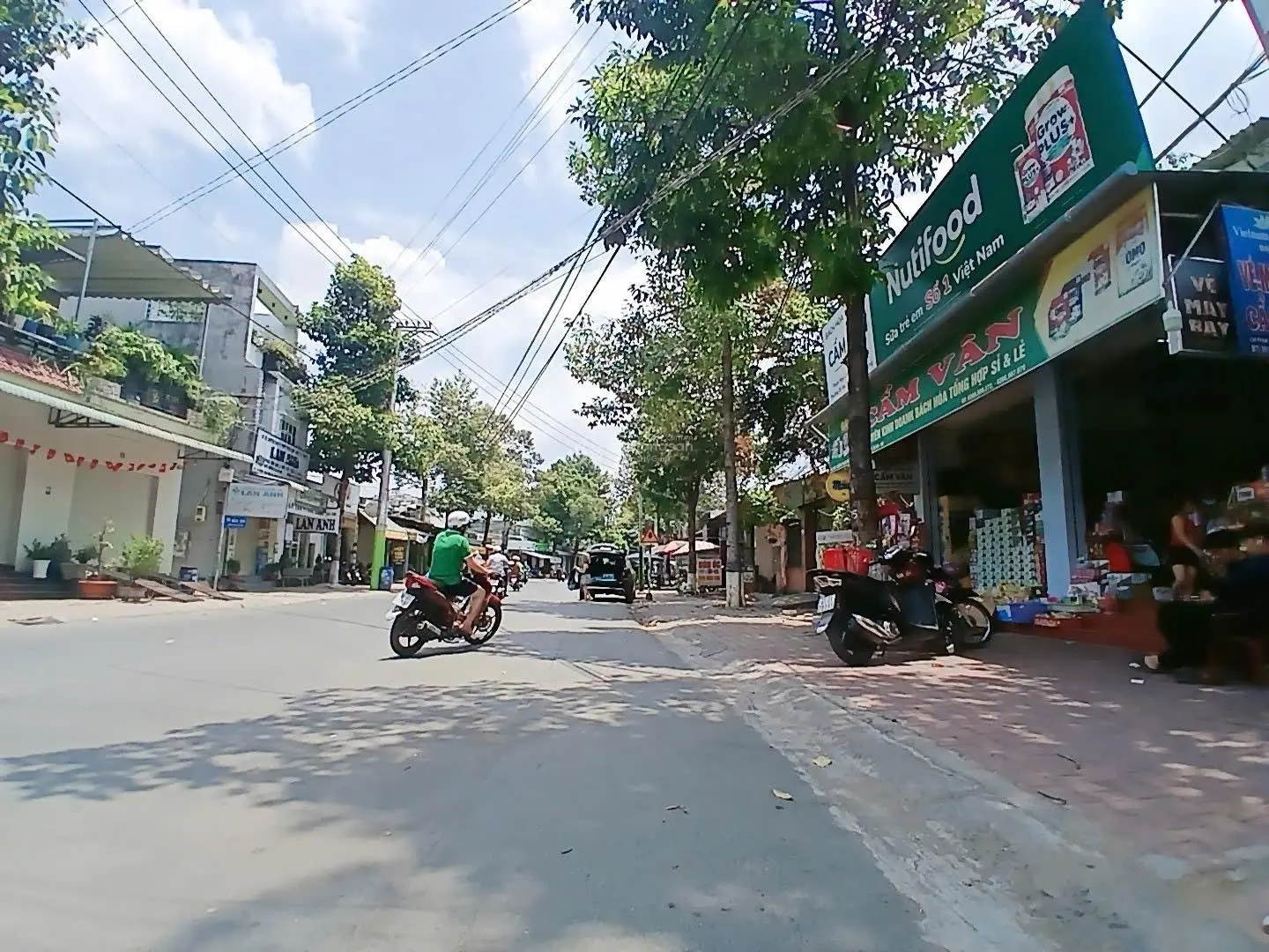 Bán nhà mặt tiền kinh doanh đa ngành nghề-ngay chợ dĩ an-trung tâm hành chính dĩ an 139m 0975058869