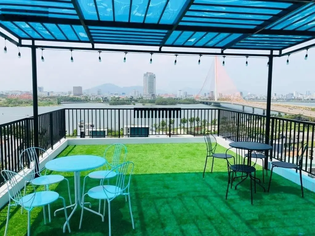 Chào bán toà căn hộ vip nhất sông Hàn 131.2m2, 8 tầng 20 phòng, doanh thu 130 triệu/tháng