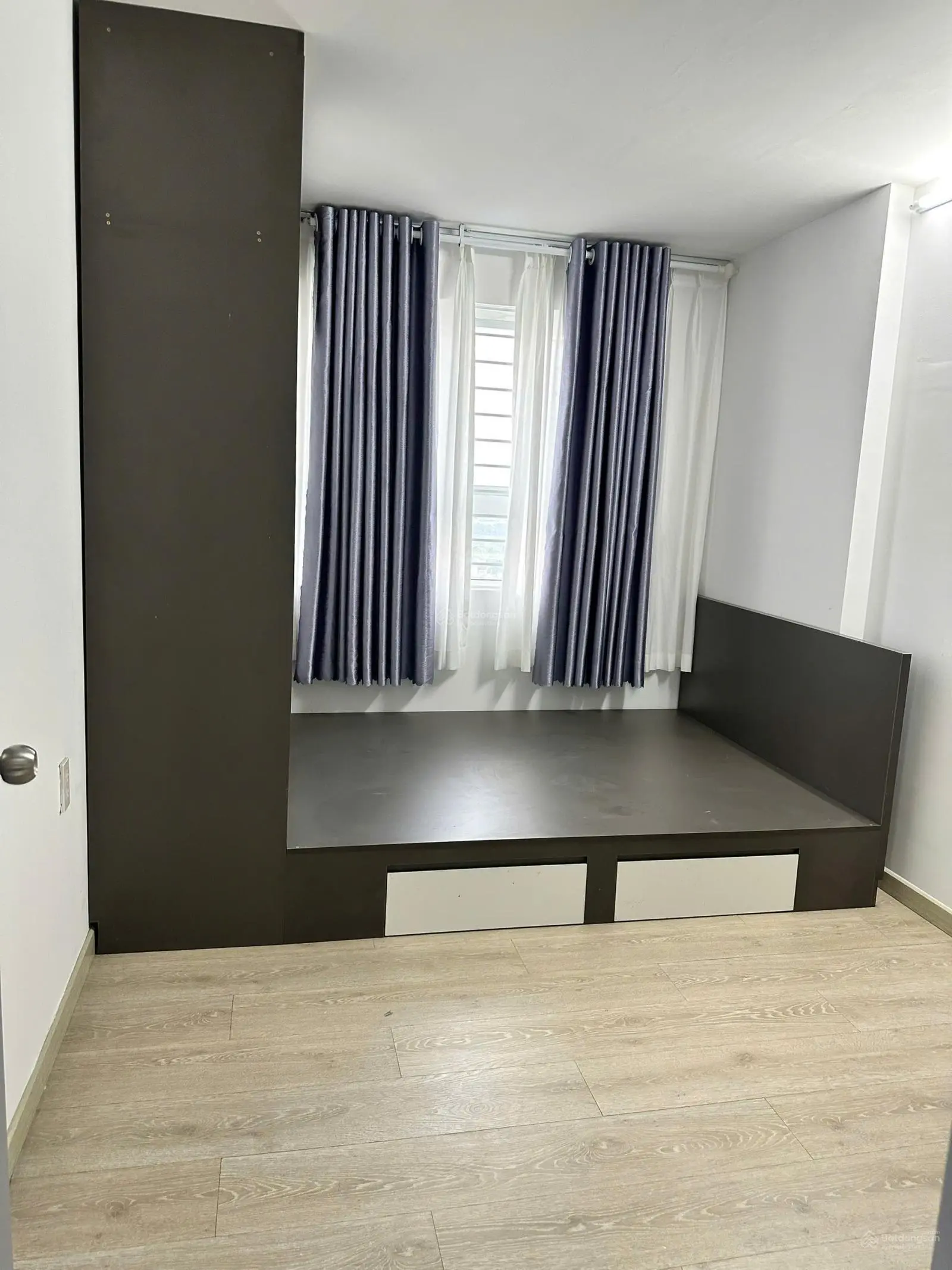 Bán căn hộ chung cư tại blue sky tower, 1,85 tỷ - 55m2 - đẹp, nhiều tiện ích.đt 0909 456 ***