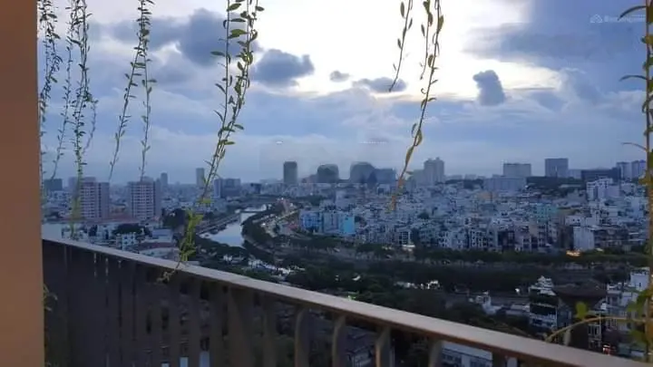 Cần bán căn hộ 1PN tầng cao view sông giá chỉ 3 tỷ all in