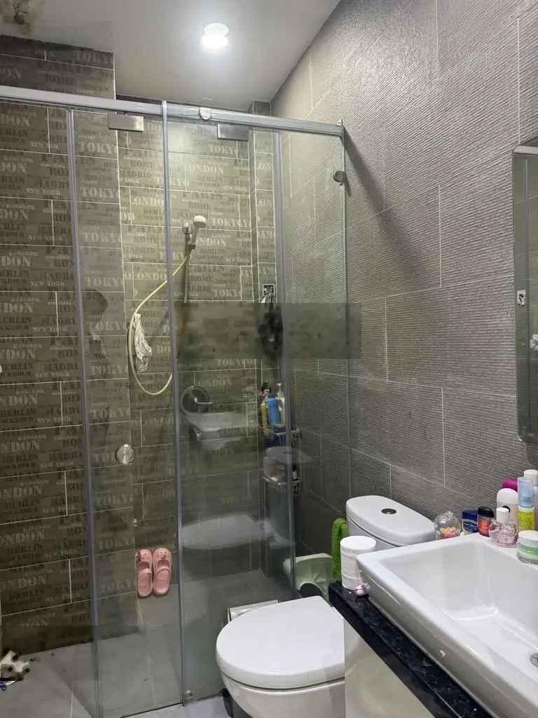 7 tầng thang máy, mặt tiền Lạc Long Quân - ngã 4 Bảy Hiền Q.Tân Bình 4m2 x 18m 7 tầng thang máy