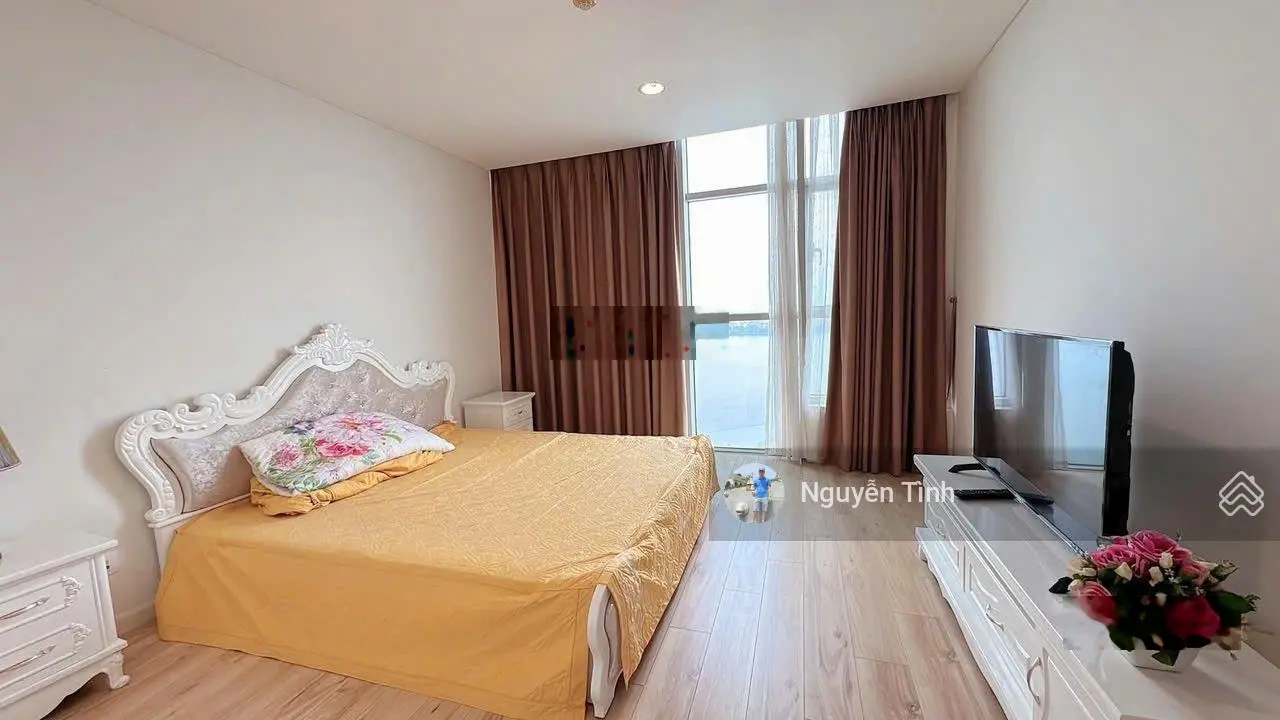 Chính chủ bán căn 4PN 235m2 Chung cư Water mark Tây Hồ full đồ, tầng cao view hồ Tây, sổ lâu dài