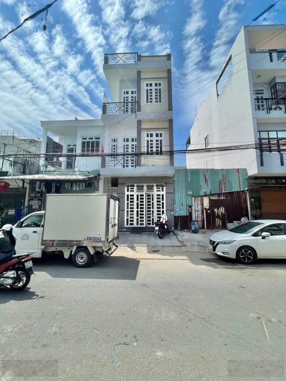 Tòa căn hộ dịch vụ ngay tại Vincom Dĩ An vị trí siêu đẹp bán gấp