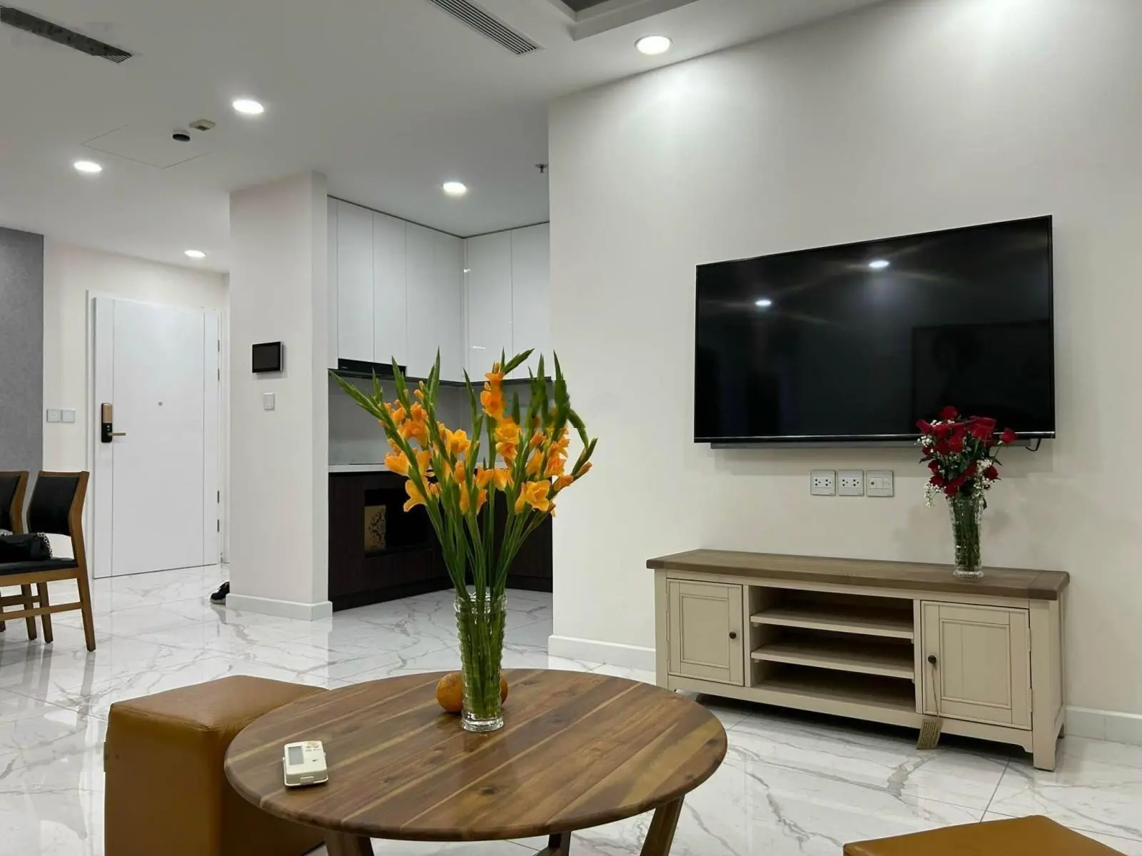 CẦN BÁN GẤP CHUNG CƯ RIVIERA POINT QUẬN 7 GIÁ 1 TỶ 700 TRIỆU, 2PN, 2WC, DT 90M2