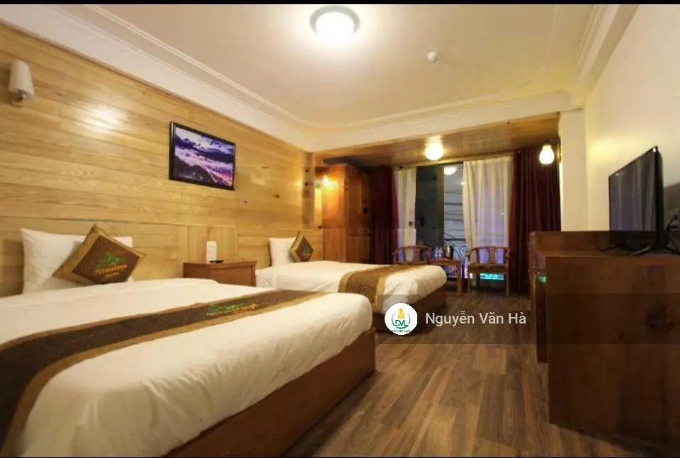 Bán khách sạn 5 tầng gần ngay đầu ngõ Hùng Hồ đường Xuân Viên, TT Sapa, TP Lào CAI DT 126 m2 MT 9m