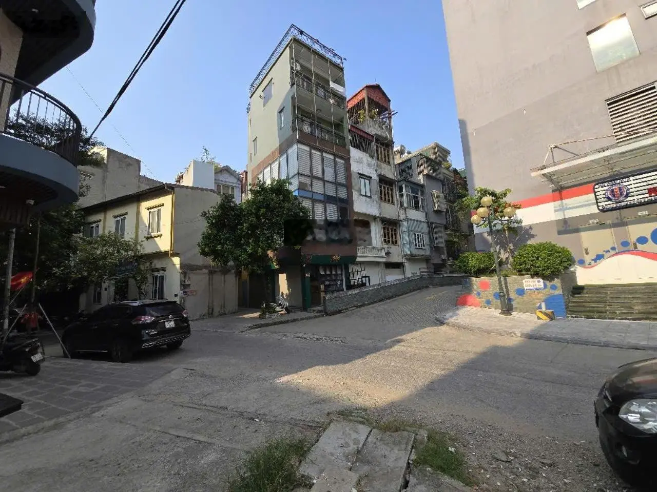 Bán lô đất siêu đẹp 51m tặng nhà cấp bốn đối diện tòa Xuân Mai Riverside - Giá 12.8 tỷ