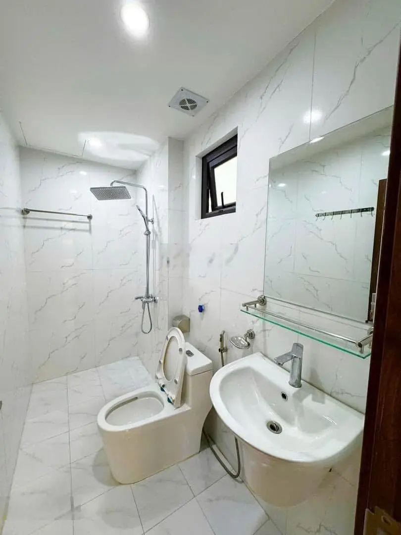 Vị trí hiếm bán nhà Cổ Linh gần Aoen Long Biên, thiết kế đẹp 5 tầng về ở luôn giá hơn 6 tỷ