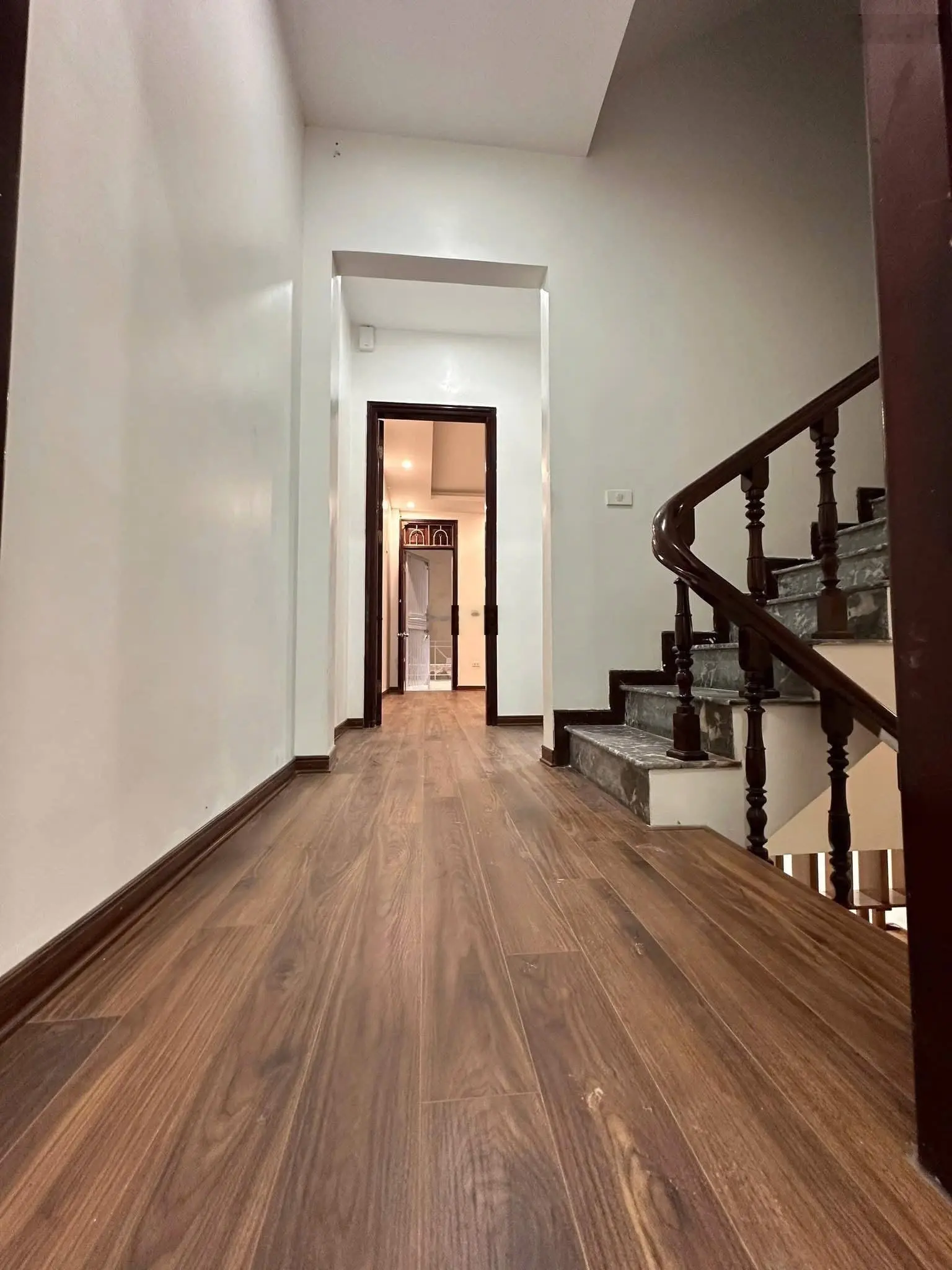 Bán nhanh bán gấp nhà phố văn cao thuỵ khuê tây hồ 50m 5 tầng nhỉnh 10 tỷ view hồ sát phố