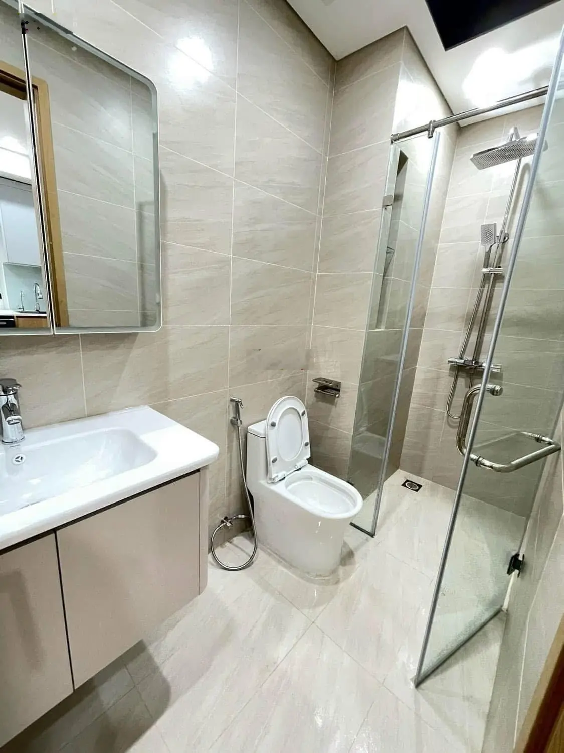 Nhanh! Bán nhà 90m2 - 7T thang máy - lô góc - ô tô - 16 phòng KK - DT 100tr/th - Xuân La, Xuân Đỉnh