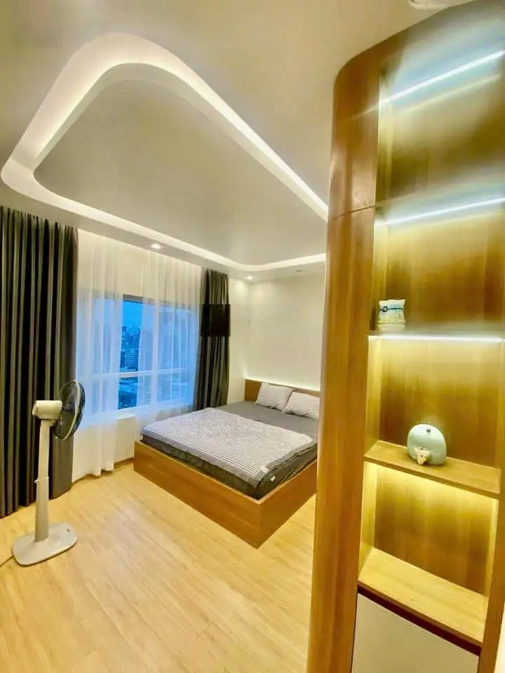 Bán nhanh 3n2vs tầng trung ban công Đông Nam tại 173 Xuân Thủy,dt 110m2, full đồ đẹp LH: 0906 241 ***