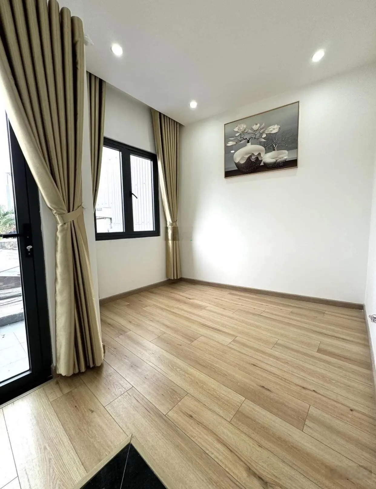 Bán gấp nhà Nguyễn Gia Trí, P25, Bình Thạnh. giá 2,4 tỷ,SHR, pháp lí chuẩn. Nhà mới bao đẹp