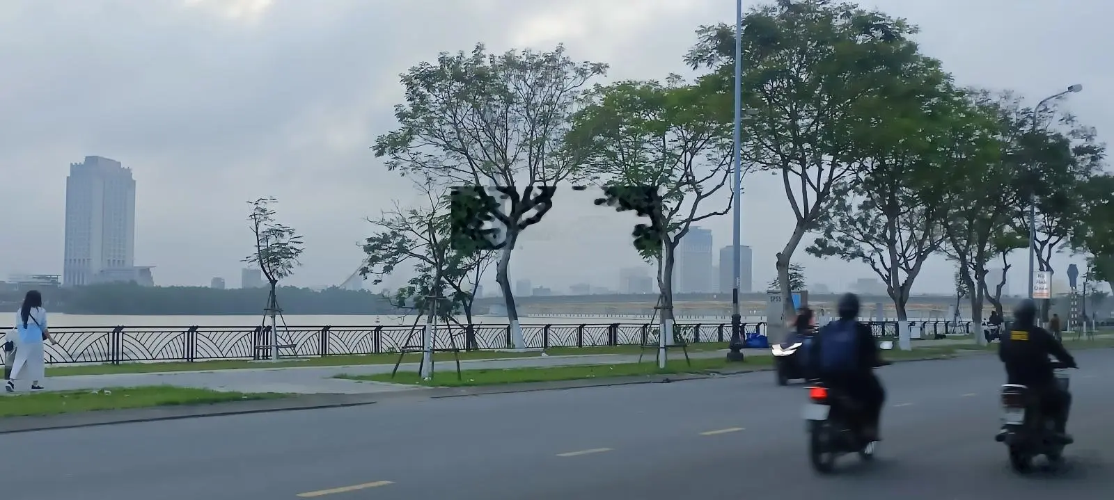 Nhà đẹp nội thất gỗ phố sông hàn nhìn sang công viênchaau á
