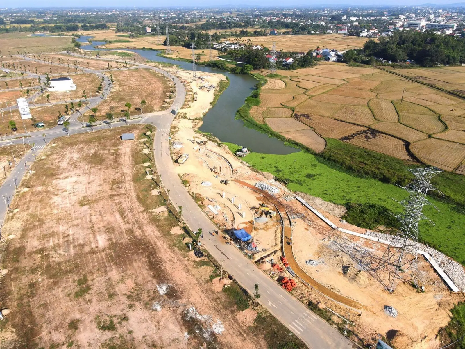 Đất biệt thự ven sông, view công viên bờ sông ngay trung tâm thành phố Quảng Ngãi
