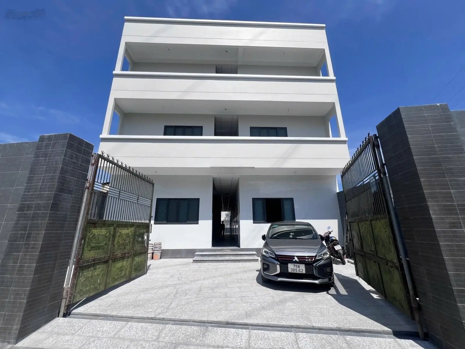 Bán CHDV 3 tầng đường Tân Hoà 2, Hiệp Phú, Q9 - 394m2 - 25 tỷ