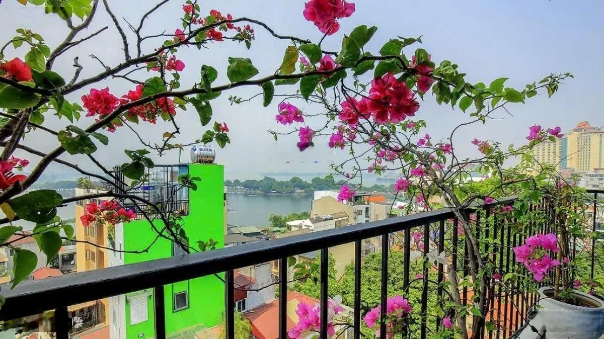 Bán tòa nhà 15 tầng mặt phố Trúc Bạch, Ba Đình, 235m2, MT 7.2m, vị trí vàng, giá đầu tư chỉ 265 tỷ.