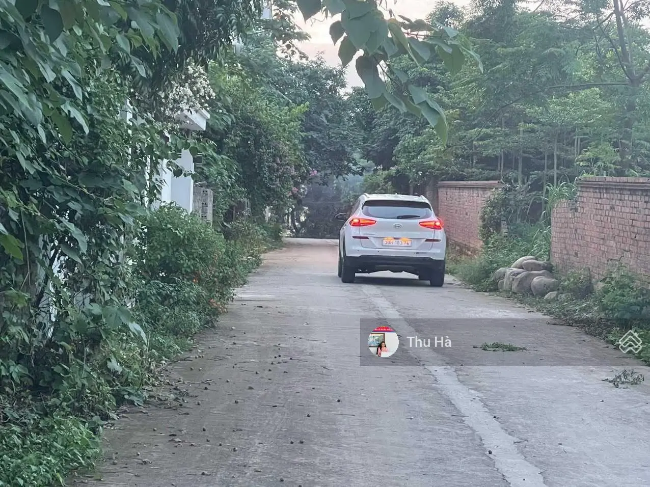 CC bán 355,8 m2 đất tại Phú Cát, làn 2 Ql21 A, đường 2 oto tránh nhau