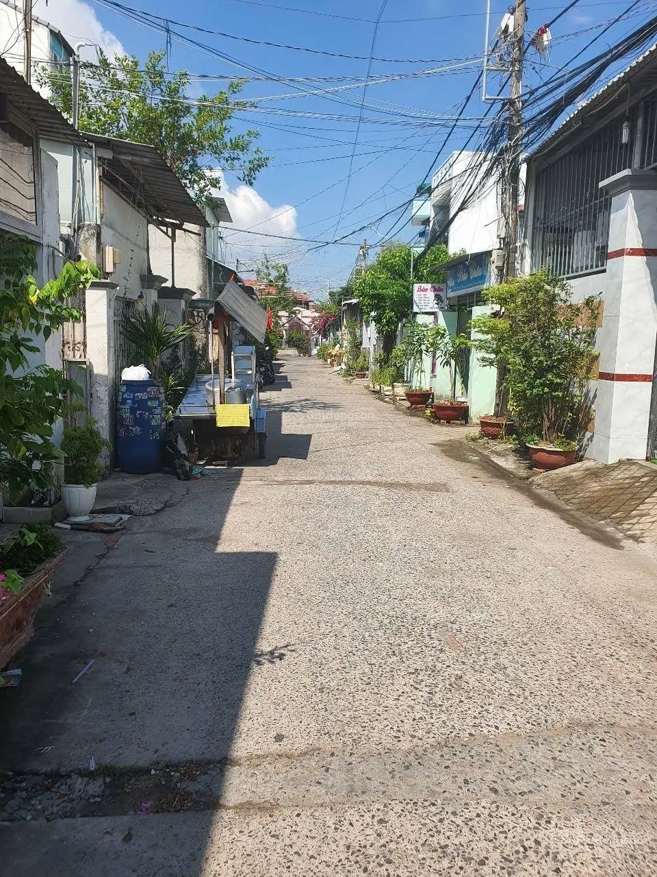 Nhà cấp 4 hiện trạng đẹp ở ngay, mặt tiền đường Hồng Sến, P. Long Thạnh Mỹ , Q.9